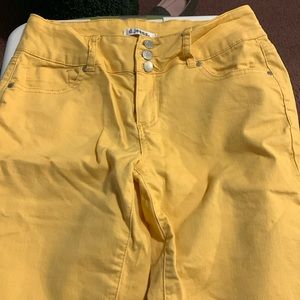 Yellow Capris, size 10